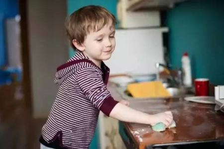 孩子做家务的好处 为什么要让孩子做家务