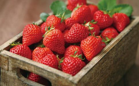 草莓的营养价值及功效 草莓的营养功效及吃法