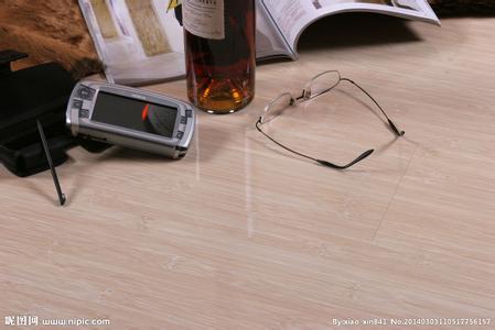 木地板有有印子怎么办 地板红酒印子怎么洗