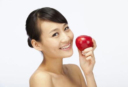 吃苹果对女人私处好处 女人经常吃苹果的好处