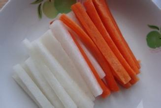 白萝卜和红萝卜的区别 白萝卜与红萝卜营养有什么区别