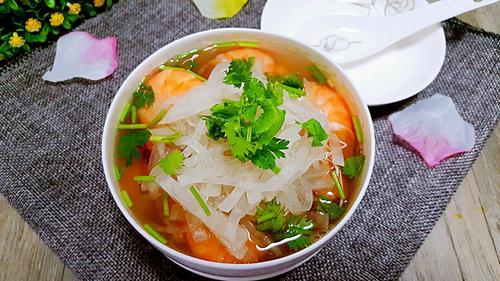 青虾萝卜丝的做法 萝卜丝虾汤的好吃做法_怎么做好吃的虾汤