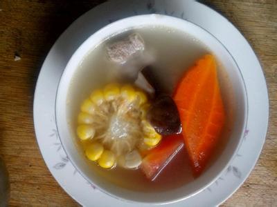 玉米炖排骨 排骨玉米炖汤的做法图解_好吃的玉米炖排骨汤怎么做