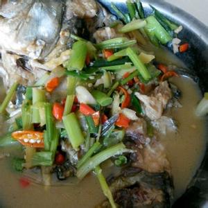农家大锅炖鱼的做法 农家鱼的做法