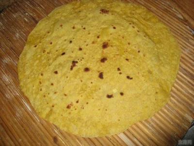 玉米面煎饼的做法 玉米面饼怎么做才好吃_玉米面煎饼的做法
