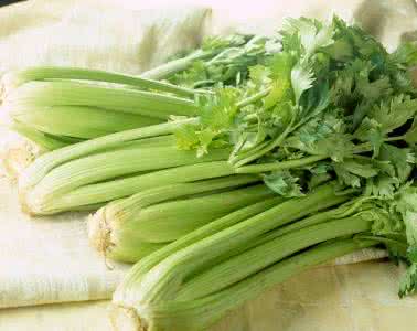 芹菜的营养价值 芹菜叶比茎有营养