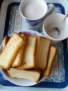 黄油烤面包片的做法 黄油烤面包片怎么做才好吃_黄油烤面包片的做法步骤