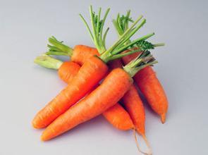 吃红萝卜都有哪些好处 吃胡萝卜有哪些好处