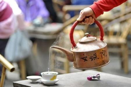 伊斯兰饮食习惯-递茶不能用左手