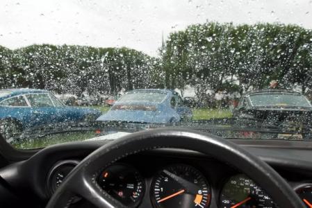 下雨天开车注意事 下雨天开车要注意什么