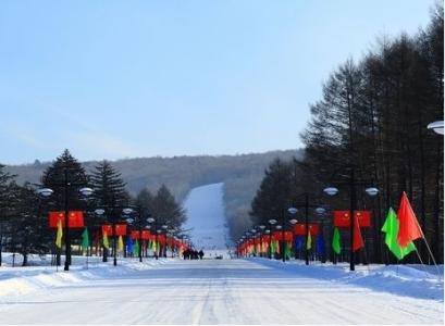 日月峡滑雪场电话 日月峡滑雪场