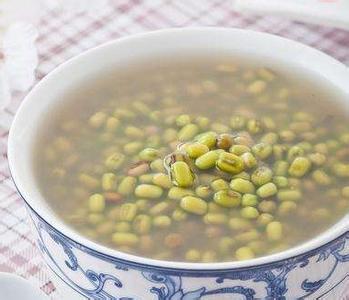 绿豆汤的做法与功效 绿豆汤的功效及各种做法
