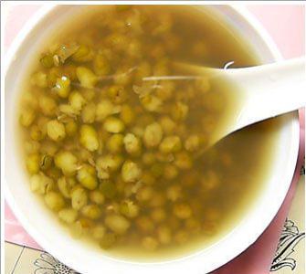 去火绿豆汤的做法大全 绿豆汤解毒去火六个食用细节