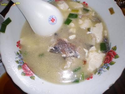 鲫鱼豆腐汤怎么做好吃 好吃的鲫鱼奶白豆腐汤怎么做_鲫鱼豆腐汤的做法图解