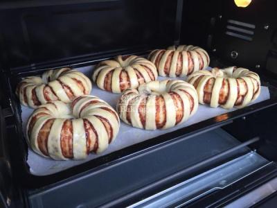 红豆沙面包的做法烤箱 红豆沙面包怎么用烤箱做_烤箱红豆沙面包的做法