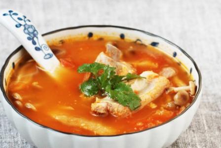 番茄排骨汤的做法 冬日养生番茄鲜菌排骨汤的做法