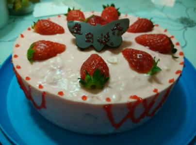 10寸的慕斯蛋糕草莓 镜面草莓慕斯蛋糕的做法