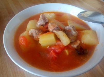 土豆炖鸡汤的家常做法 西红柿土豆炖汤该怎么做_西红柿土豆炖汤的做法图解