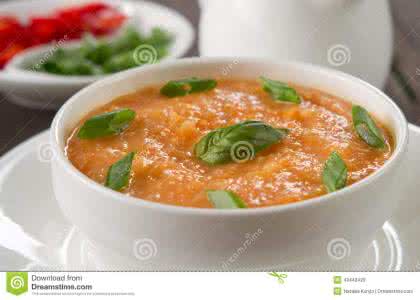 红萝卜汤的做法 红萝卜汤要怎么做才好吃_红萝卜汤的好吃做法