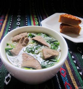 鲫鱼豆腐汤功效与作用 猪肝豆腐汤的功效与作用