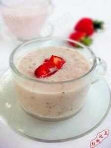 酸奶草莓的做法 草莓薏仁酸奶的做法