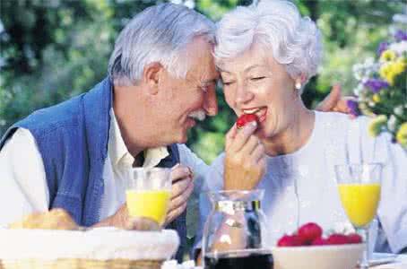 肠胃保养 老人保养肠胃吃“热”水果