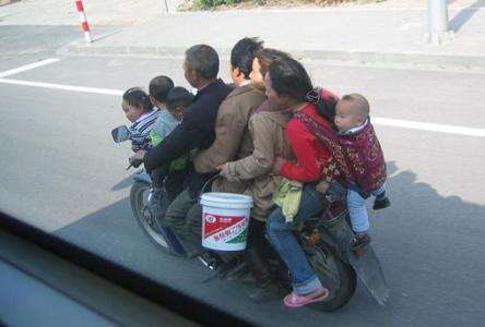 摩托车超载小孩 摩托车超载怎么处罚