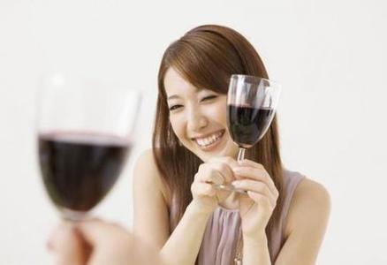 红酒对女性的好处 来月经可以喝红酒吗？女性喝红酒的7大好处
