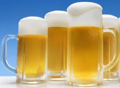 夏天喝啤酒 夏天怎么喝啤酒最健康