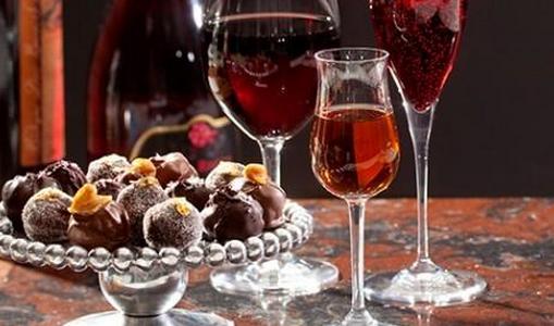 巧克力和红葡萄酒 葡萄酒与巧克力的搭配法则