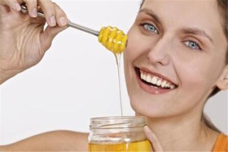 蜂蜜减肥的正确吃法 女性正确喝蜂蜜水时间