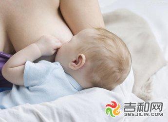 吃母乳的宝宝大便 母乳宝宝和牛奶宝宝大便的区别