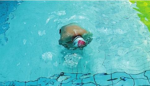初学者学游泳的步骤 初学游泳必知8个基本步骤