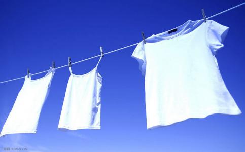 如何把白色衣服洗白 白色的衣服怎么洗