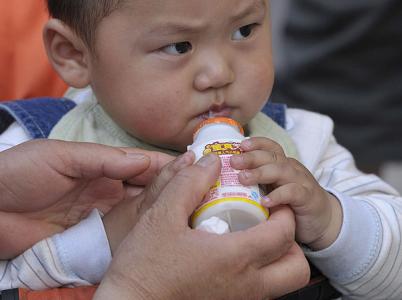 含乳饮料包括牛奶吗 孩子喝含乳饮料能代牛奶吗