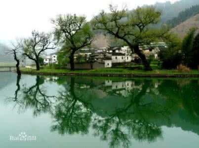 两岸青山相对出 两岸青山相对望，相思天涯，望江断