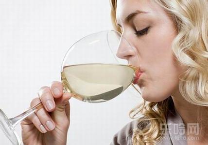 喝酒对皮肤的影响 喝酒对皮肤有什么伤害