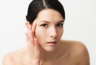 皮肤粗糙毛孔大原因 皮肤粗糙怎么办？皮肤粗糙的原因