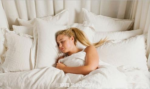 睡觉时腿酸是什么原因 床上睡觉时怎么样你就是什么人