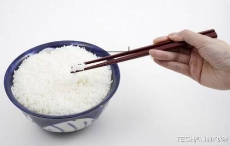 碗里竖筷子 为什么不能把筷子竖插在碗盆上