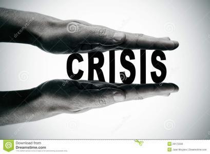 面对危机怎么办征文 面对危机怎么办