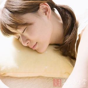 保持充足睡眠 英语 保持充足睡眠有助于排毒