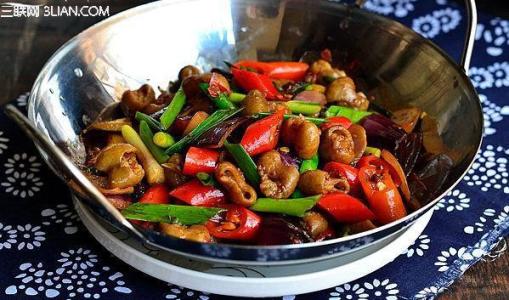干锅肥肠 干锅肥肠-秋冬天里的温暖菜，让它来温暖你