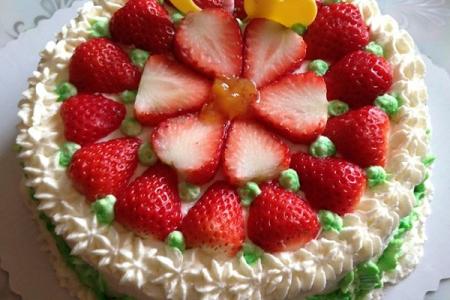 草莓慕斯蛋糕的做法 草莓蛋糕的好吃做法
