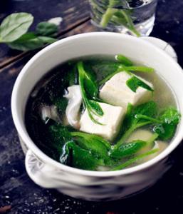 菠菜炖豆腐汤的做法 菠菜豆腐汤的家常做法