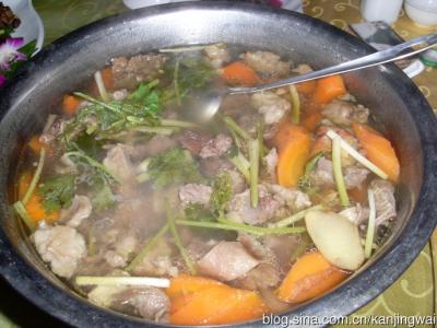 白萝卜牛肉汤的做法 萝卜牛肉汤应该怎么做_萝卜牛肉汤的做法图解