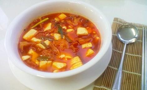 泡菜豆腐汤的做法 好吃的泡菜豆腐汤是如何做的_泡菜豆腐汤的做法