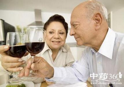 长期喝酒的人突然戒酒 老年人喝酒的危害