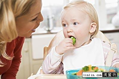 宝宝四个月添加辅食 四个月的宝宝该如何添加辅食(2)