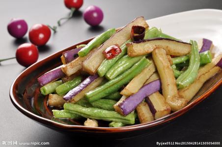 豆角烧茄子怎样做好吃 豆角茄子炒香菇要怎么做_香菇茄子的好吃做法推荐